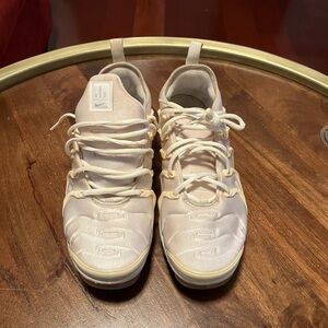 Nike Air VaporMax Plus M 8 / W 9.5 White Athletic Sneakers Trainers 924453-100